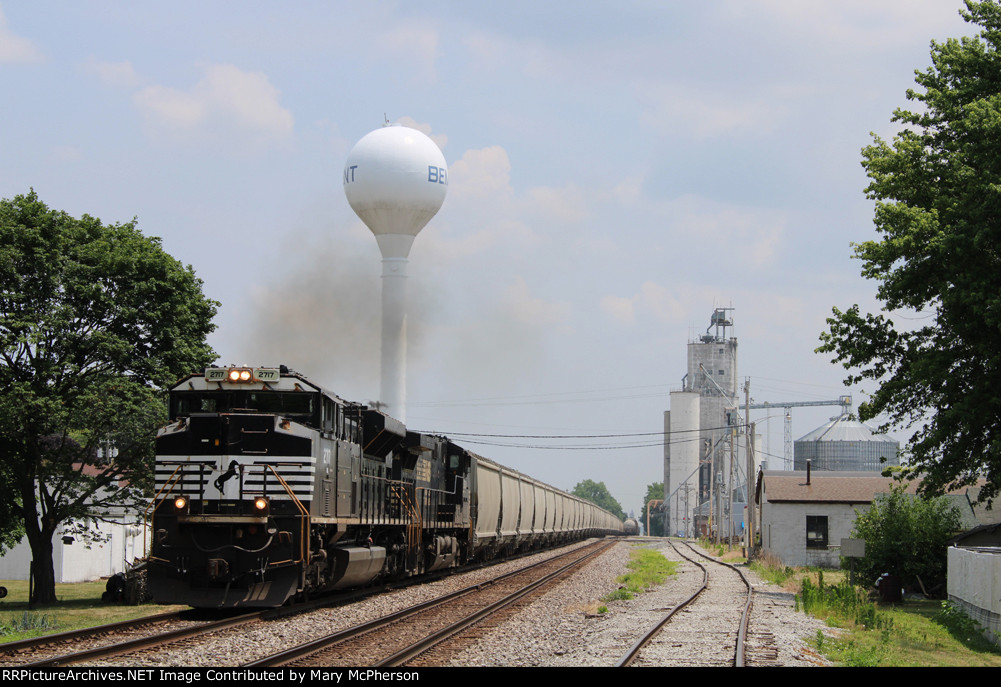 Westbound Norfolk Southern